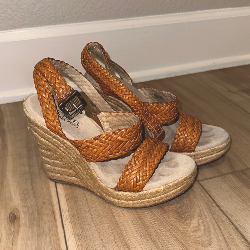 VGUC MICHAEL Kors Women’s Size 6 Braided Raffia Platform Wedge Sandals